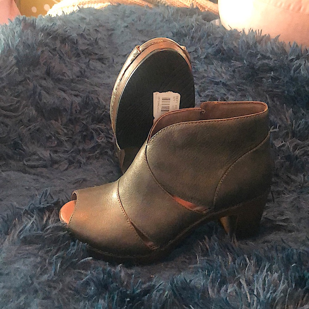 Dansko slip on